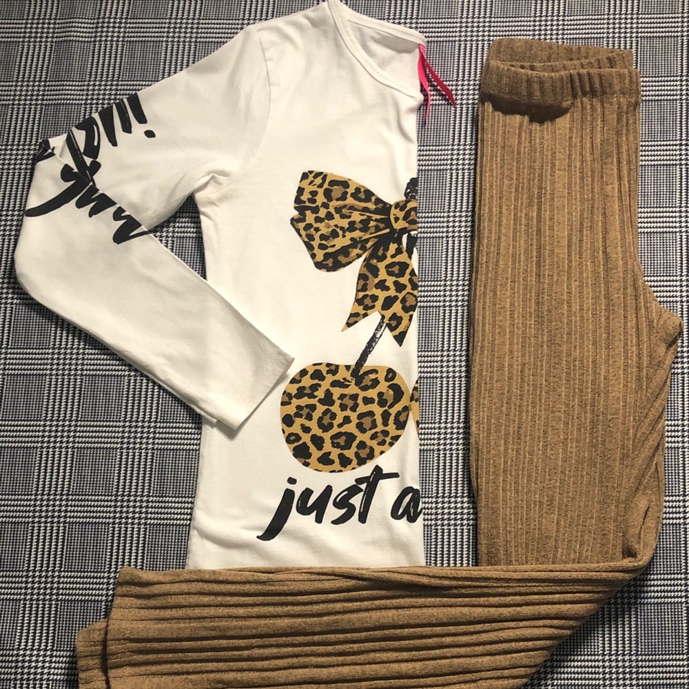 Kids White Long-Sleeve Graphic Leopard Top & Brown Fitted Ribbed Pants (girls)
